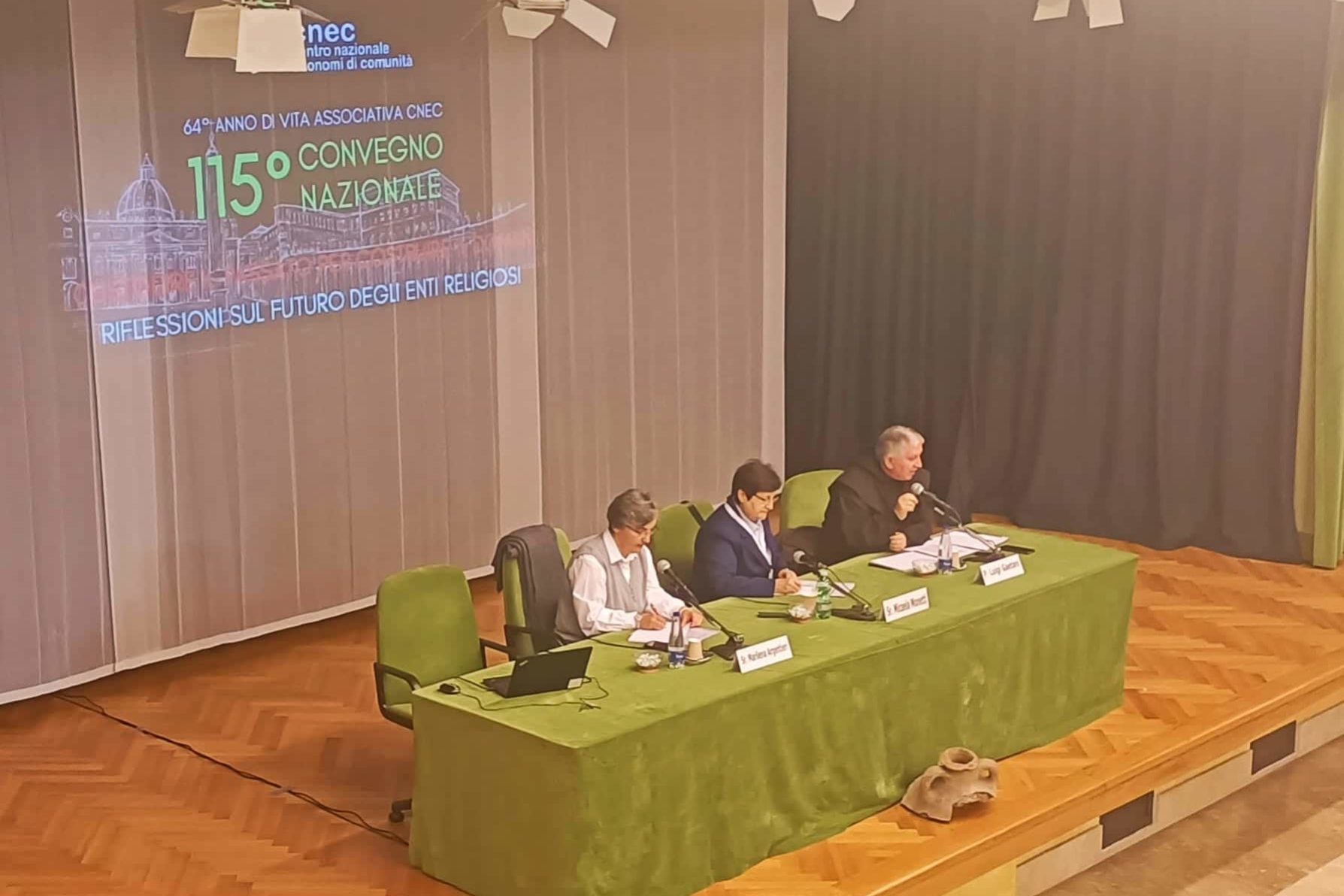 Convegno-CNEC-2025 Fotografia dei relatori del convegno CNEC 2025